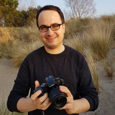 Ein Portrait von Benjamin Jungbluth.